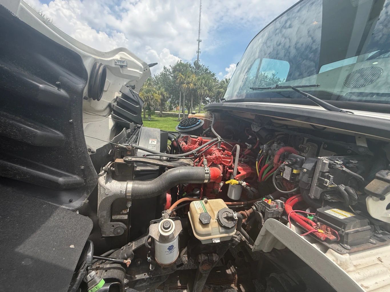 2014 FREIGHTLINER M106 Bucket Truck $35,000 Sale