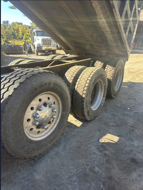 2005 Kenworth T800 Tri Axle Dump Truck $95,000